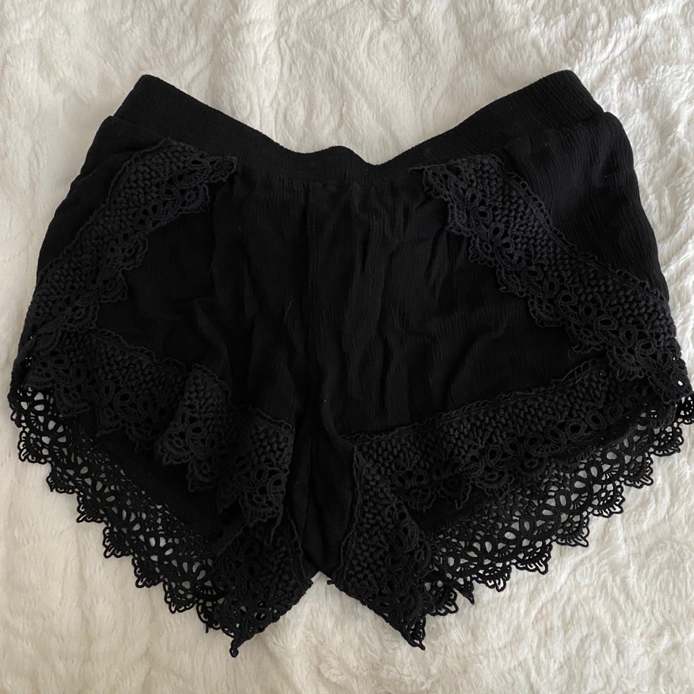 Crochet Trim Flowy shorts